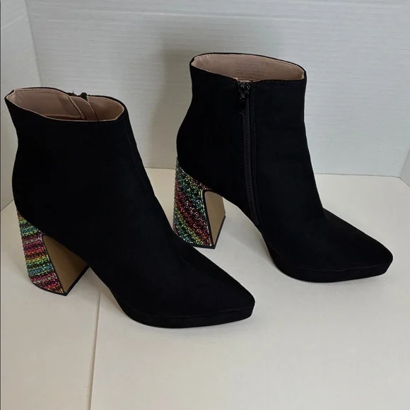 🔵”LIKE NEW” Betsey Johnson Black Ankle Boots with Colorful Heels - Picture 3 of 12